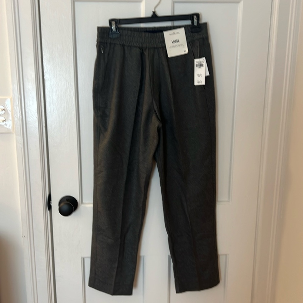 Abercrombie loose fit pants, size xs